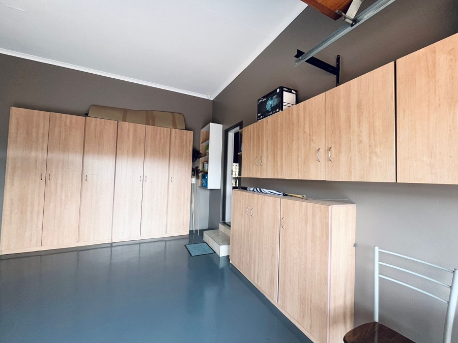 3 Bedroom Property for Sale in Safari Gardens North West